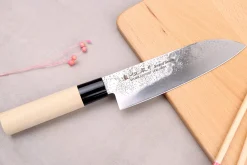 Couteau santoku 17cm japonais Satake Cutlery Nashiji manche en magnolia