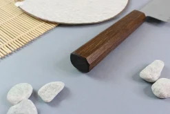 Couteau santoku japonais artisanal Wusaki Unagi AUS10 damas 16,5cm manche chêne