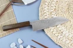 Couteau santoku japonais artisanal Wusaki Unagi AUS10 damas 16,5cm manche chêne