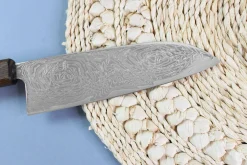 Couteau santoku japonais artisanal Wusaki Unagi AUS10 damas 16,5cm manche chêne