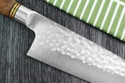 Couteau santoku japonais artisanal forgé Takeshi Saji R2 Tsuchime 16,5cm