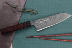 Couteau santoku japonais artisanal Yu Kurosaki Fujin 16,5cm SG2