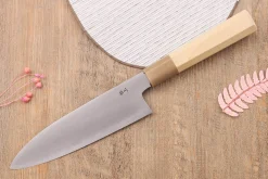 Couteau santoku japonais artisanal Kasahara Shigehiro forgé par Yoshikazu Ikeda 18cm