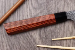 Couteau santoku japonais Kanetsugu Heptagon Uto martelé 17cm