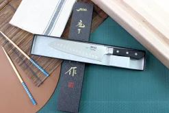 Couteau santoku japonais MAC Professional alvéolé 17cm