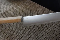 Couteau santoku japonais Shizu Hamono Yuri 18cm manche clair