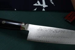 Couteau santoku japonais Yaxell SuperGou Ypsilon 16.5cm damas 193 couches