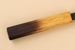 Couteau sujihiki 24cm japonais artisanal Yuzo Black AS chêne brûlé