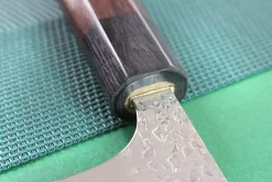 Couteau sujihiki japonais artisanal martelé Yu Kurosaki Shizuku 27cm acier SG2