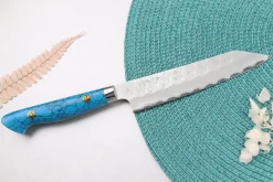 Couteau universel 15cm japonais artisanal Nigara Hamono Migaki Tsuchime SG2 manche en turquoise
