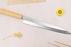 Couteau yanagiba 30cm artisanal japonais Tsunehisa AUS-8 manche en chêne