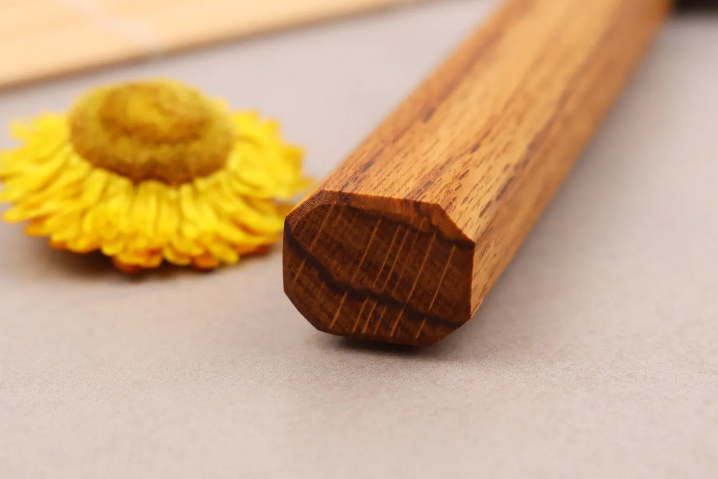 Couteau yanagiba 24cm artisanal japonais Tsunehisa AUS-8 manche en chêne