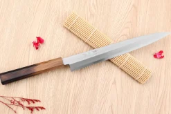 Couteau yanagiba 27cm japonais artisanal Nakamura Kaishin Saku WS2 en chêne