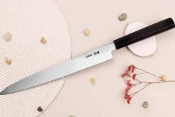 Couteau yanagiba japonais artisanal 27cm Sakai Takayuki Byakko manche en ébène + étui