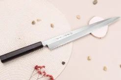 Couteau yanagiba japonais artisanal 30cm Sakai Takayuki Byakko manche en ébène + étui