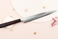 Couteau yanagiba japonais artisanal 24cm Sakai Takayuki Byakko manche en ébène + étui