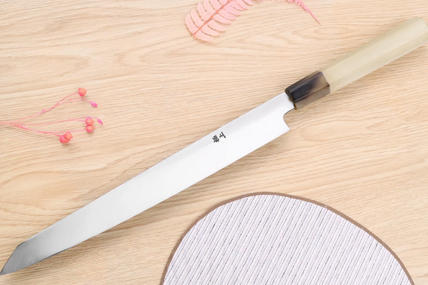 Couteau yanagiba kiritsuke japonais artisanal Kasahara Shigehiro forgé par Yoshikazu Ikeda 27cm