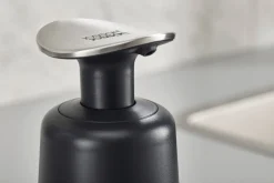 Distributeur de savon Joseph Joseph Presto gris