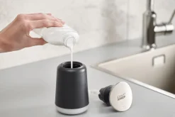 Distributeur de savon Joseph Joseph Presto gris
