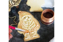 Emporte pièce Scrapcooking Père Noël + embosseur en bois
