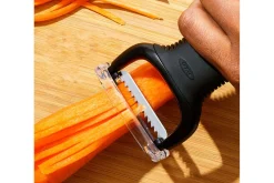 Eplucheur à julienne OXO inox lame crantée manche noir