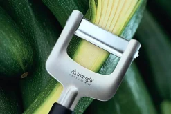 Eplucheur à julienne Triangle acier inox manche en green grip