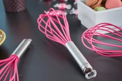 Fouet de cuisine Rösle Pink Charity en silicone rose 27cm