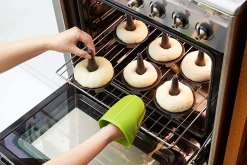 Gant de cuisine Lékué en silicone Platinum - 2 couleurs