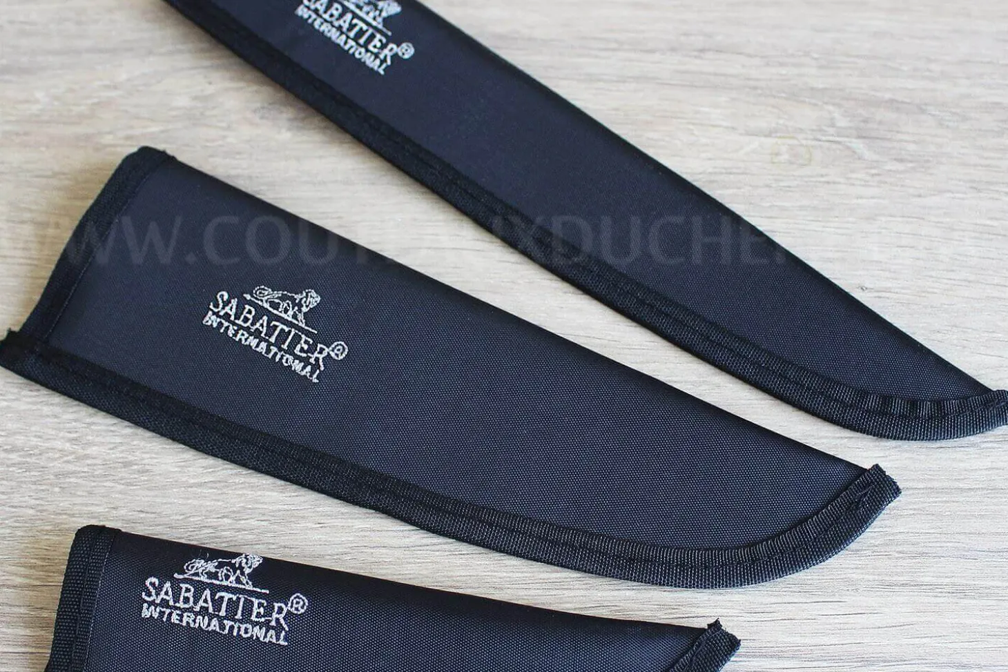 Malette Sabatier International 3 couteaux de cuisine style japonais manche Zebrano