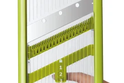 Mandoline Joseph Joseph Multi-Grip Plus avec poussoir et poignée pliante