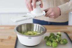 Mandoline à main OXO pour rondelles avec poussoir