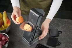 Mandoline verticale Gefu Stando avec récipient de collecte et couvercle