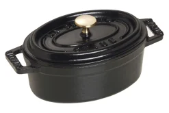 Mini cocotte Staub ovale en fonte émaillée noir mat 11cm