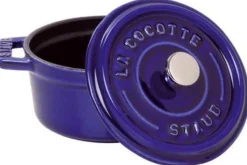Mini cocotte Staub ronde en fonte émaillée bleu intense 10cm