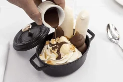 Mini cocotte Staub ronde en fonte émaillée noir mat 10cm