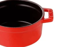 Mini cocotte Staub ronde en fonte émaillée cerise 10cm