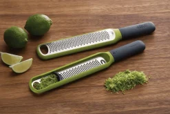 Mini râpe zesteur Joseph Joseph Handi-Zest avec système de nettoyage vert