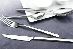 Ménagère 24 couverts de table Amefa Caractère en acier inoxydable forgé 18/0