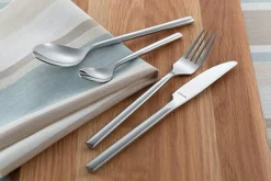 Ménagère 24 couverts de table Carlton Amefa inox 18/0