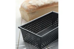 Moule à pain MasterClass Crusty Bake perforé antiadhérent 21x11x7cm