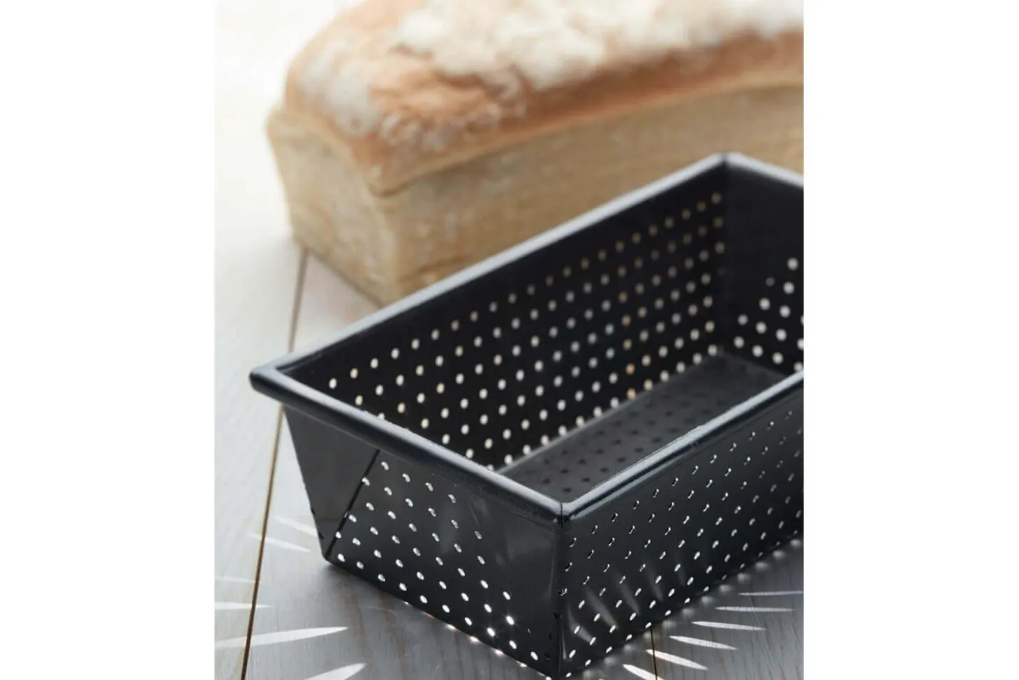 Moule à pain MasterClass Crusty Bake perforé antiadhérent 21x11x7cm