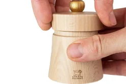 Moulin à sel manuel Peugeot Baya en bois de hêtre 8cm