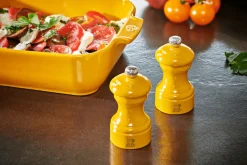 Moulin à sel sec manuel Peugeot Bistro en bois de hêtre laqué jaune safran 10cm