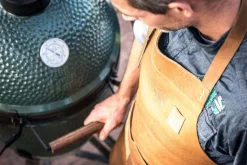Pack Big Green Egg Medium barbecue + convEGGtor + table modulaire + meuble placard + 6 roulettes