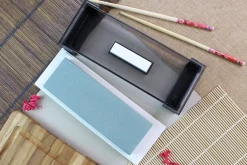 Pierre à aiguiser japonaise Suehiro Cerax céramique grains 180 sur socle