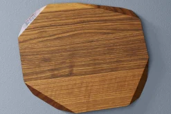 Planche à découper artisanale haut de gamme Noyer asymétrique