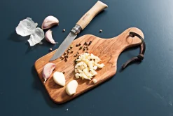 Planche à découper Bérard faite main en olivier qualité artisanale + poignée et cordon