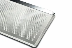 Plaque pâtissière perforée en aluminium Patisdécor avec rebords 40x30cm