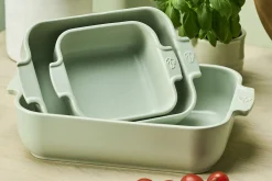 Plat four carré Peugeot Appolia en céramique vert sauge
