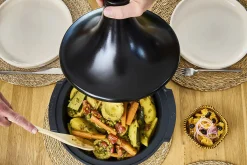 Plat à tajine Peugeot Atlas en céramique noir satin diamètre 30cm